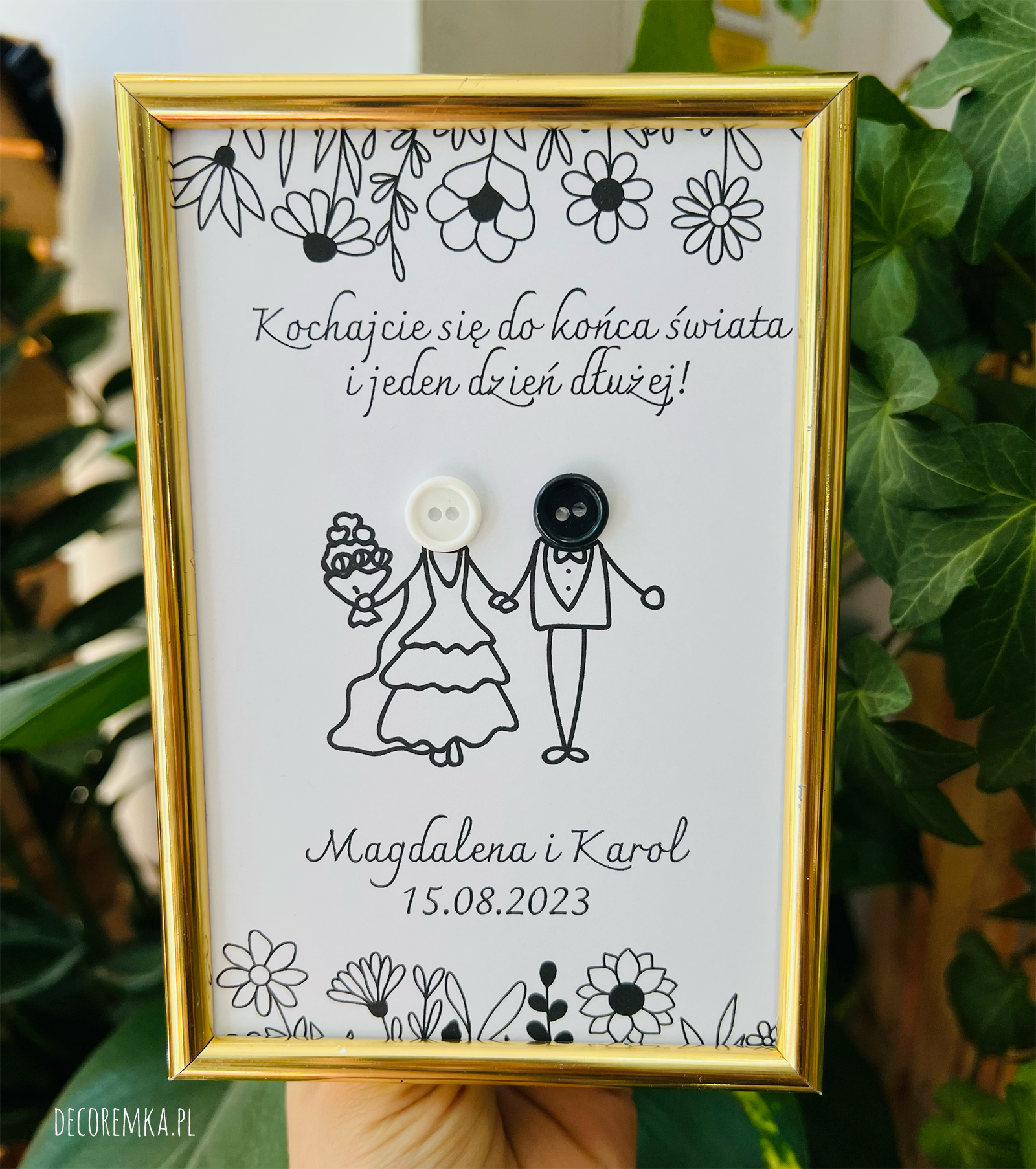 ramka z parą młodą i guzikami 3