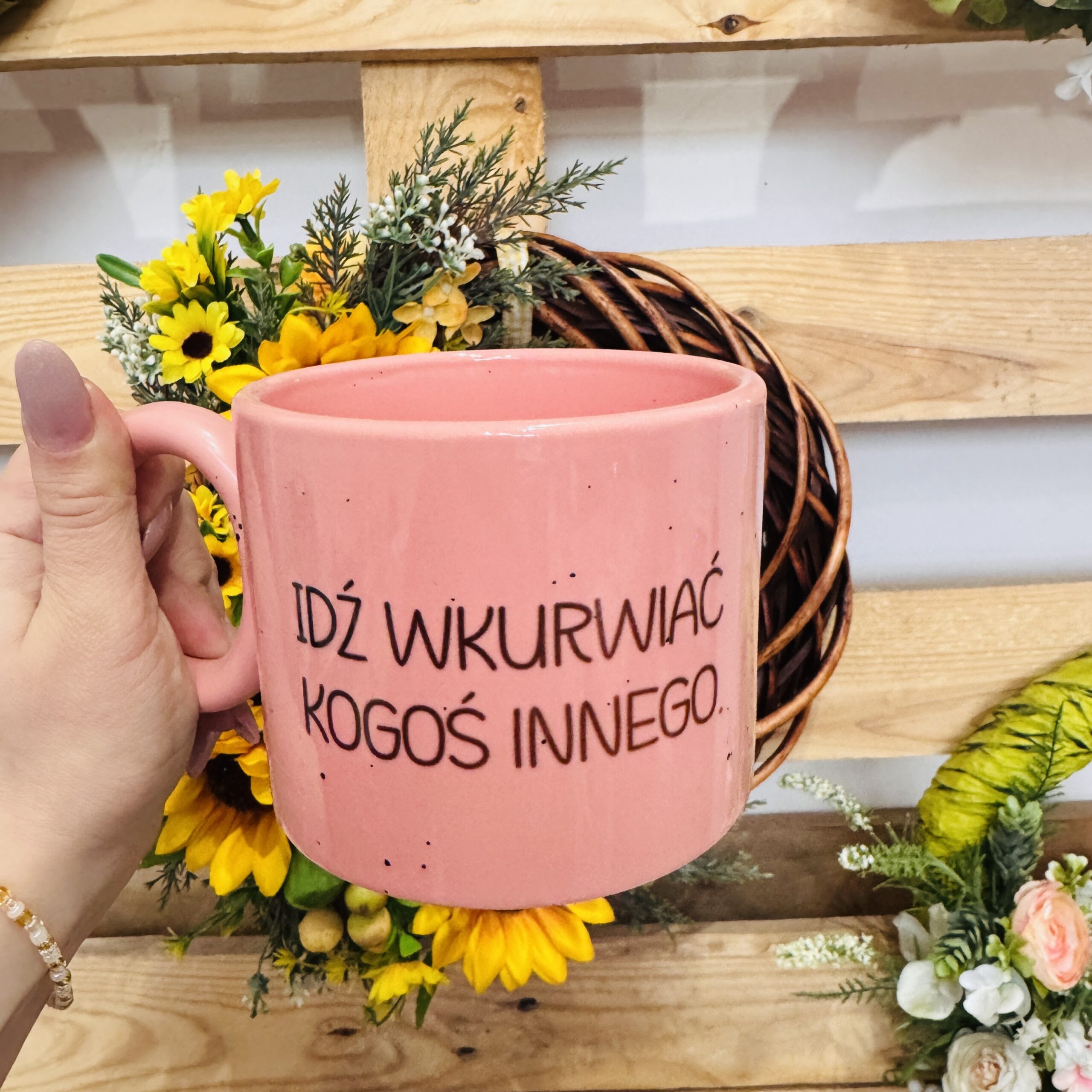 Outletowy kubek - różowy
